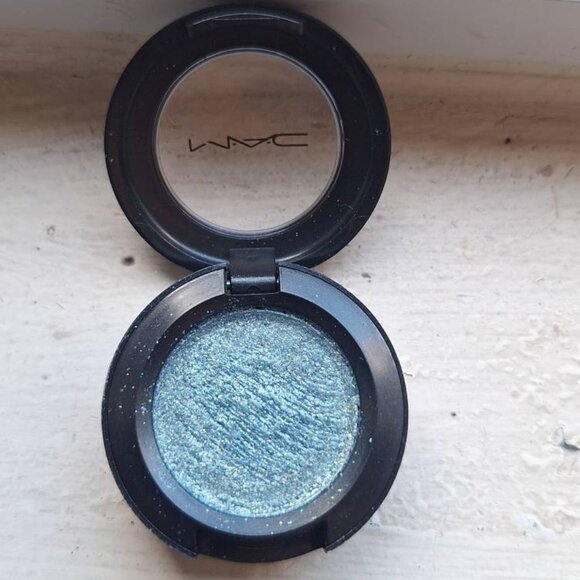 💎 MAC Single Eyeshadow — Try Me On (Swatched) - Picture 1 of 1
